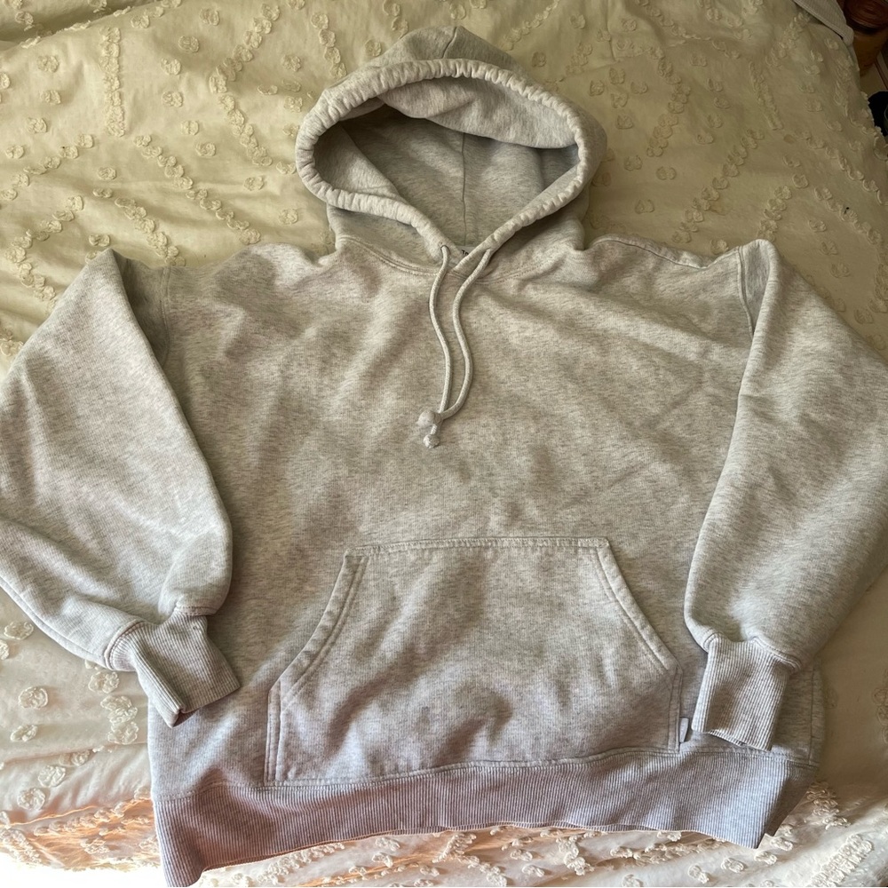 aritzia TNA boyfriend hoodie